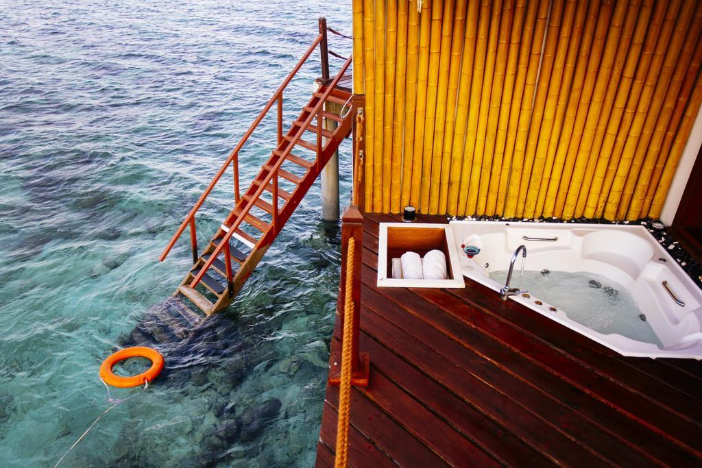Adaaran Prestige Water Villas Meedhoo  Екстериор снимка