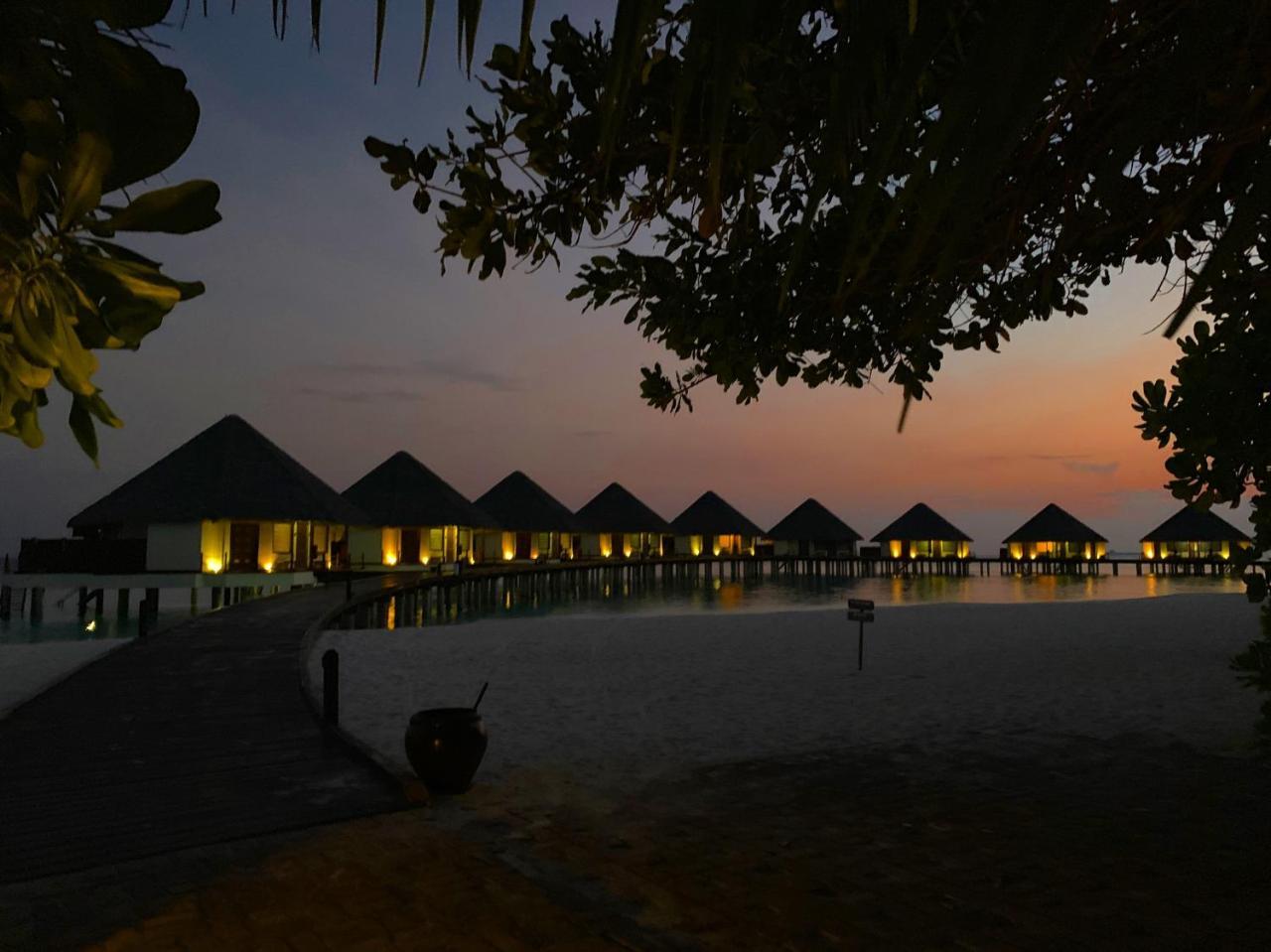 Adaaran Prestige Water Villas Meedhoo  Екстериор снимка